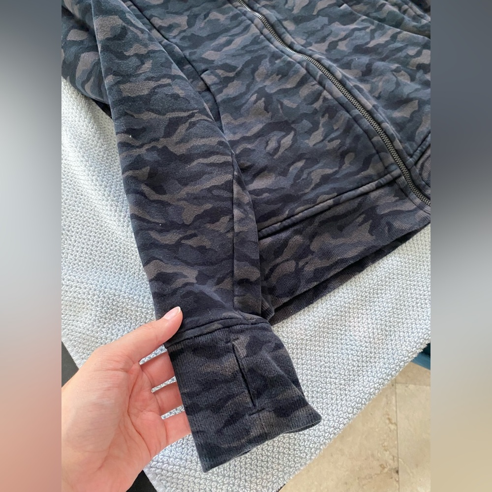 Lululemon Jacket - Picture 3 of 5